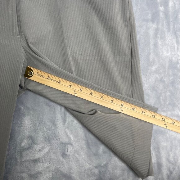 Nike Golf Shorts Womens 10 Gray Stripe Bermuda Dri Fit Mid‎ Rise Stretch Pockets - Picture 8 of 9